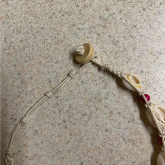 Seashell Neclase - Picture 2 of 3